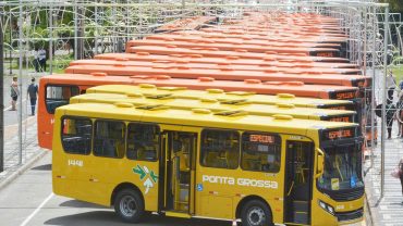 Ponta Grossa (PR) limita passageiros por viagem de ônibus e multa quem não usar máscara